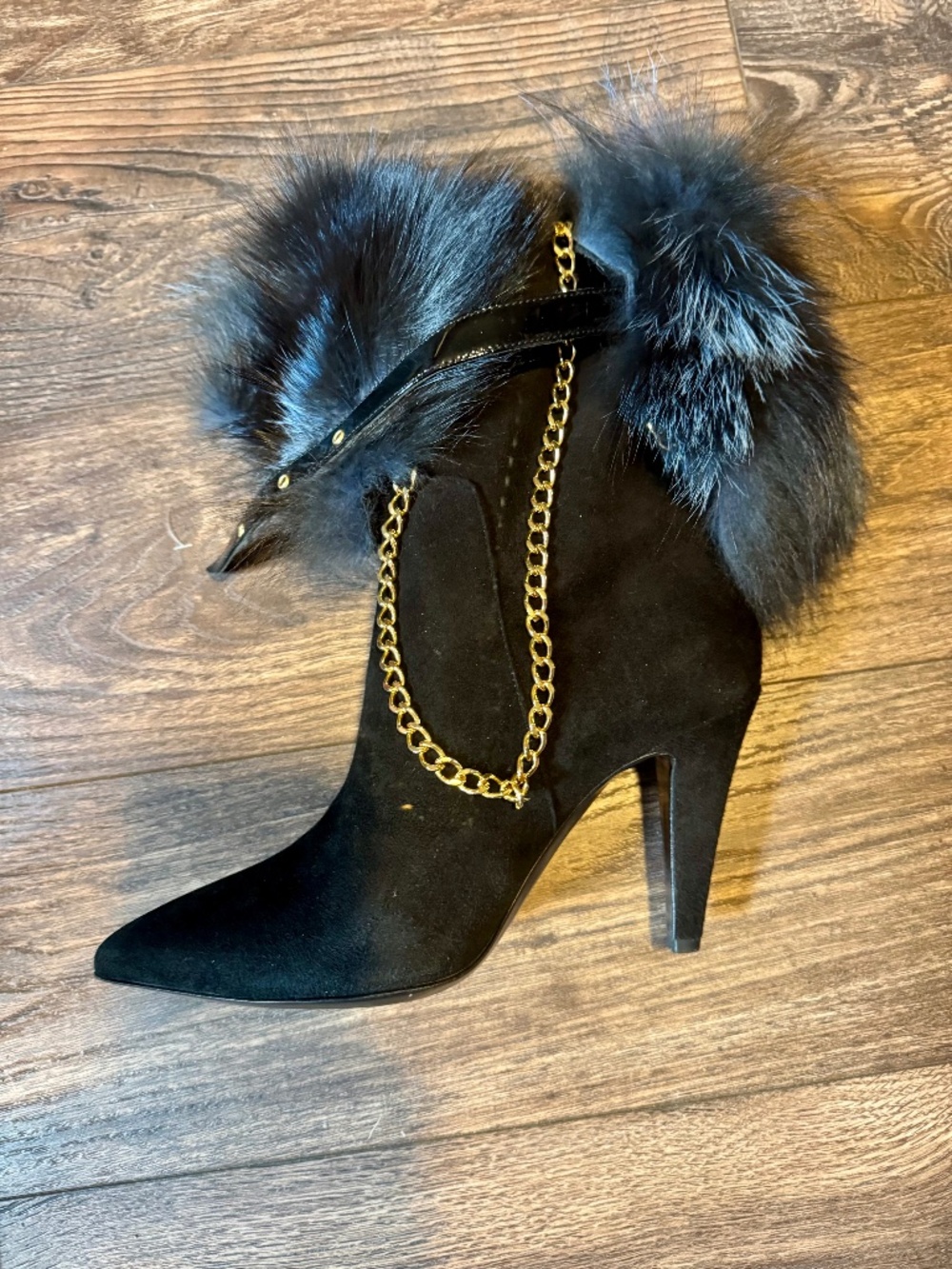 Êntre Blue Fur-trimmed High-heel Boots With Gold Chain Detail